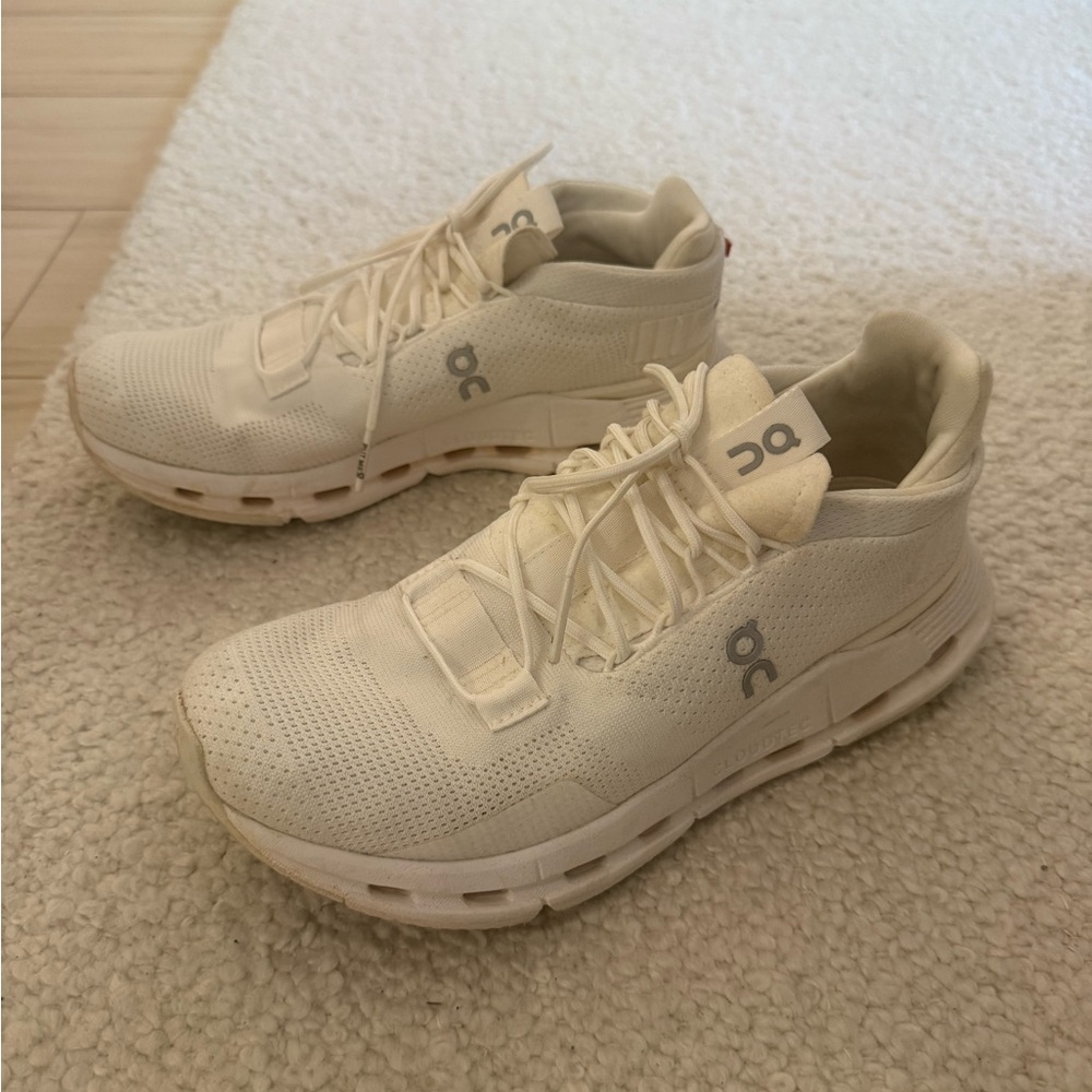 On cloud nova Running women’s white Sneakers first generation